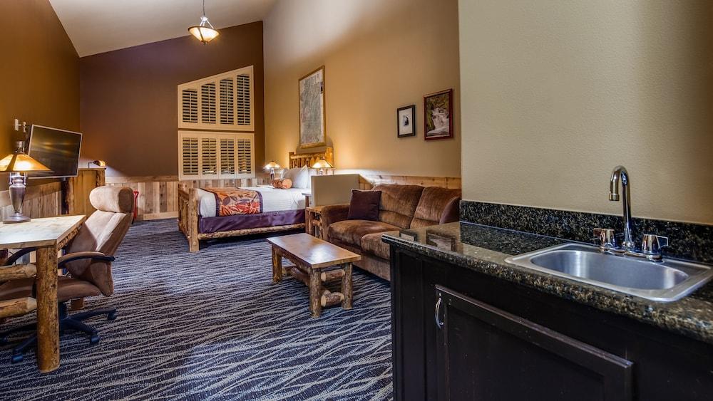 Best Western Plus Battleground Inn & Suites Battle Ground Exterior photo